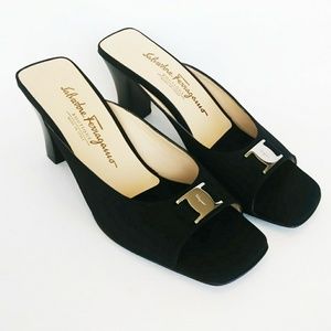 💞💞 Salvatore Ferragamo Vintage